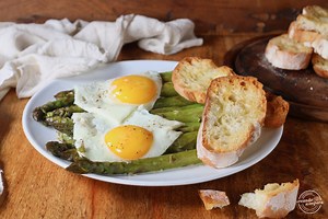 Asparagi e uova - creando si impara