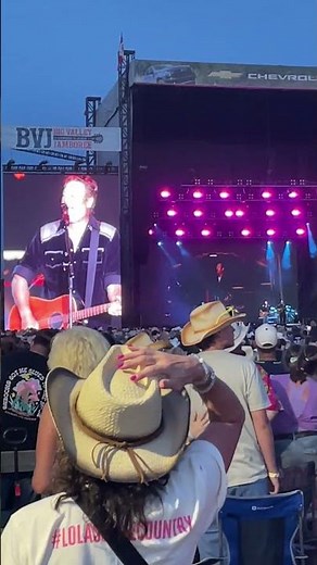 Blake Shelton ROCKS at Big Valley Jamboree with I'll Name The Dogs