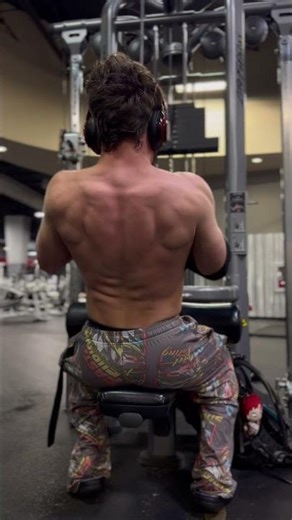 Lat Pull Downs, Monster back soon! #lats #latpulldowns #backday #powerlifter #godblessyou