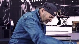 Aspettando il Vasco Live!! -4 mesi!!!! Quello che conta è la canzone dal vivo ‼️🎤💥💥 #xicomandamento #siamoqui #vascolive #2022 | Vasco Rossi