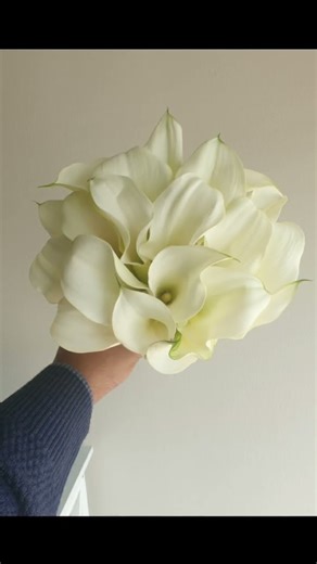 Mini calla white lilies #bridal #bouquet #florist #flowerarrangement #callalily #1000subscriber