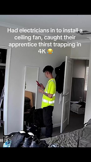 Apprentice caught thirst trapping in 4k 😂 (EDIT: to be clear I didnt mind, it was just for the boss to have a laugh) #electrician #sparky #australia #perth #tradiesoftiktok #apprenticeelectrician #aussie #fyp #browncardigan @Brown Cardigan