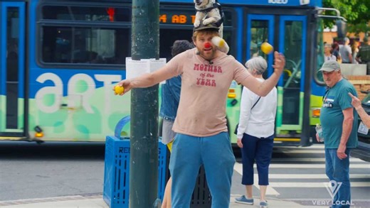 Want to learn how to juggle? Carolina street performer gives free lessons, peek into street life