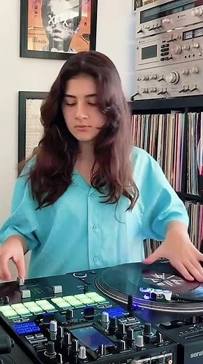 Freestyle scratch on vinyl 🎚️🔥 #djmichelle #scratchdj #vinyldj