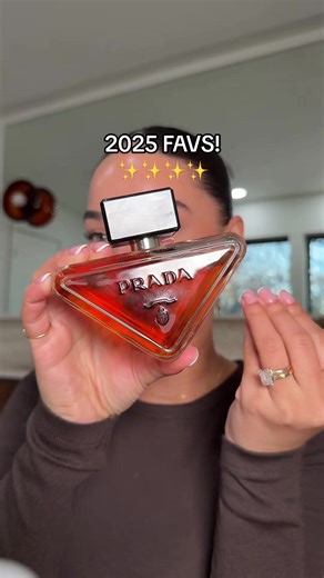 Best Makeup Products for Green Eyes in 2025