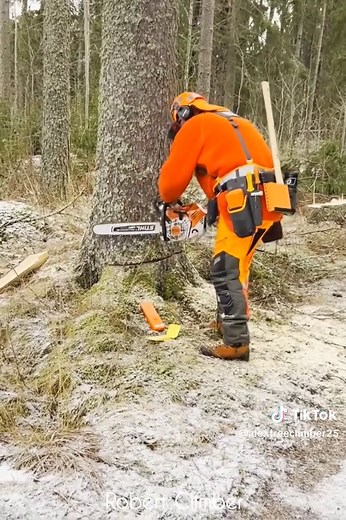 Efficient Tree Cutting Techniques with a Small Chainsaw