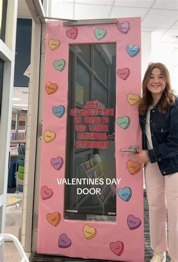 Cute Valentine's Day Door Decoration Ideas