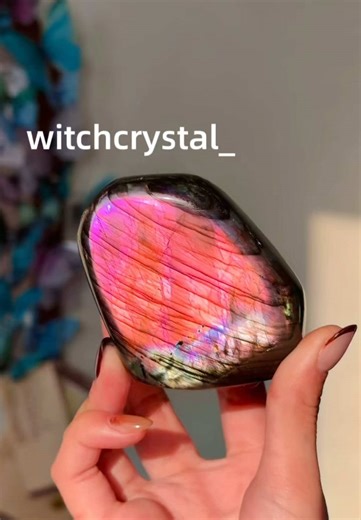 High-quality labradorite😍😍 #floweragate #amethyst #pyrite #azurite #azuritecrystal #fluorite #lepidolite #citrine #lepidolitecrystal #sunstone #sunstonejewelry #labradorite #moonstone #agatestone #agate #crystal #aquamarine #moonstonejewelry