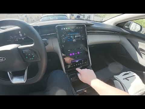 FORD Explorer EV (2023 - presente) – Cómo activar y desactivar Desempañar ventanas