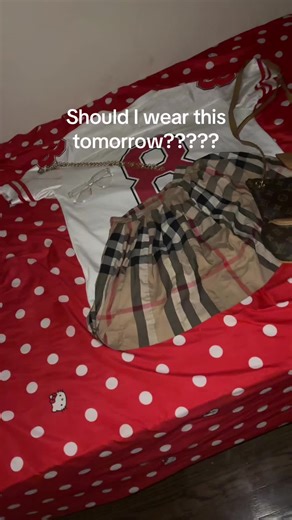 Miley Delphie (@miley.delphie)’s video of wear a dress tomorrow