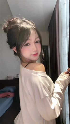 Áo Rộng: Xu Hướng Thời Trang Đang Hot Ngày Nay