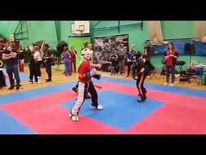 Amazing kids kickboxing fight at Peterbourough series competition (sick uppercut to the kidney!)