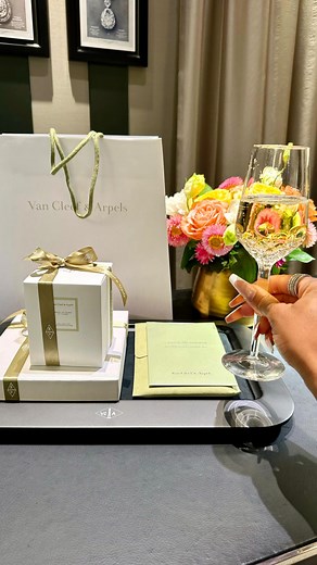 Khloe Summer on Instagram: "Rolling into 4th Quarter I def had to do a travel review ✈️ Since January 1, 2023 I have literally caught over 100 flights (Houston, Atl & Miami are heavy on repeat) & I don’t see myself slowing down anytime soon. Most of you already know I have dreams of visiting 50 Countries & I am currently at 49/50! Check out my Passport Playbook to learn how to travel like this, tips, trips, hacks etc. I am currently at 49 Countries & Counting bestie! click the link in bio 🫶🏽 Y