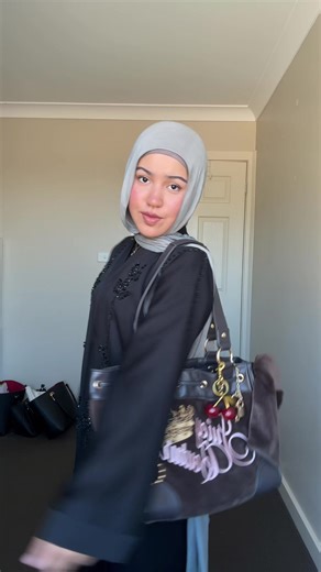 Embrace Modest Fashion: A Guide for Modern Style