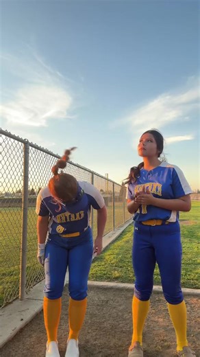 Wa wa wa #varsity #schoolballszn #softball