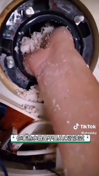 Deep Cleaning a Kitchen Extractor Hood