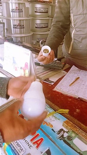 AC DC Rechargeable Bulb Review | بجلی جانے پر خود چلنے والا بلب 💡 | Imran Electric#shorts