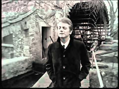 CLAUDE 1964 Les cloches sonnaient