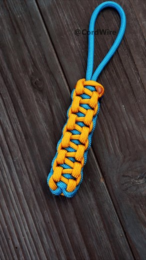 Back to Back paracord keychain #paracord #handmade #keychain #paracordcrafts