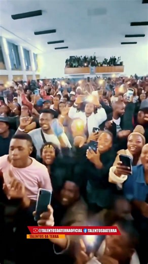 REFILLER BOY LIDERA AFRICA DO SUL COM A MUSICA MAGWENDERE #6