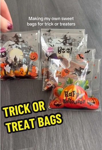 How cute are these for Halloween? Love them! #trickortreating #trickortreat #halloween #goodybags