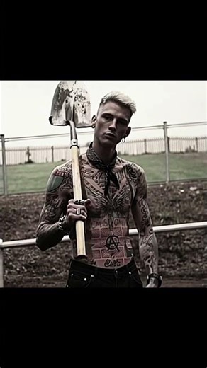 Eminem VS MGK ⬇️