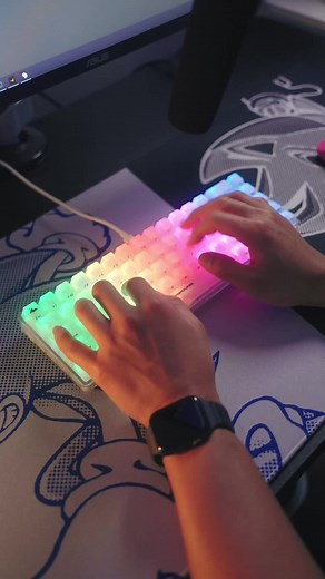 Opal keyboard with TTC White Flame switches