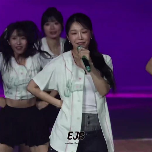 [FANCAM] 250927 TSG HAWKS in TAIPEI Dome Jeong EunJi solo "Mr. Chu💋" giữa tiếng fanchant rầm rộ của khán giả Đài Loan 🥰 ---------------- cre: eunjibee_com | Eunjivn - Jeong Eun Ji Vietnamese Fanpage