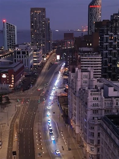 🚔 Huge police convoy along The Strand Around 300 officers descended on Anfield yesterday morning as they conducted more than 30 warrants across addresses believed to be linked to criminal activity in the area #liverpoolecho #merseyside #police #thestrand