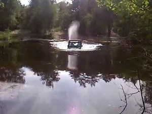 Mercedes G Class OFF-ROAD crossing deep water