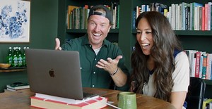 We’re honored to congratulate Staff Sergeant Cory Bolling and his wife Nicole Bolling, winners of the Military Salute Sweepstakes 🇺🇸 Joanna Gaines and Chip Gaines reveal the couple’s beautiful home transformation with Hardie® siding in #ChiseledGreen and #BirchTree from the Magnolia Home | James Hardie Collection. This project was born out of the #HardieHonors product rebate program dedicated to military and first responders. Both the @Magnolia and James Hardie teams are thrilled to spotlight 