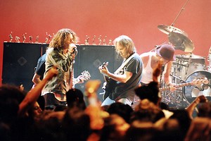 Flashback: See Neil Young and Pearl Jam Rock the Free World in 1993