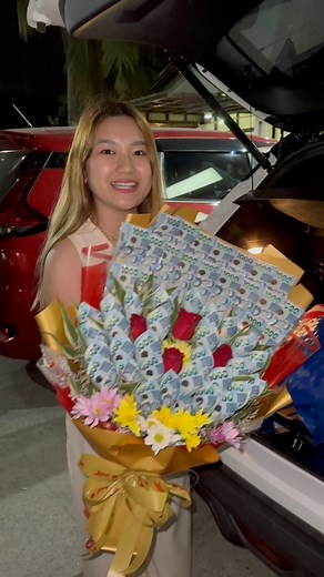 SURPRISING MY MOM WITH 50,000 PESOS FOR HER 50TH BIRTHDAY 🥳🥳 #surprise #birthday #gift #birthdaysurprise #moneygift #devigia | Devi Gia