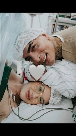 MC Guimê and Fernanda Stroschein celebrate the arrival of Yarin.