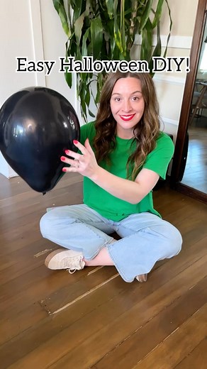 Jeff & Lauren on Instagram: "🕷️ DIY Balloon Spider! Use balloons and streamers to make a creepy cute giant balloon spider! #spider #Halloween #balloons #halloweendecor #partyideas"