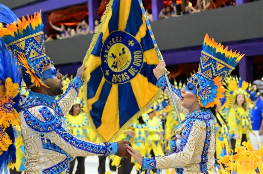 Rosas de Ouro emoldura a história de São Mateus no Sambão do Povo; veja fotos - Folha Vitória