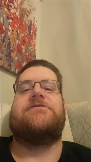 Video reaction to an officer telling an entitled daughter distroying the house to get out short