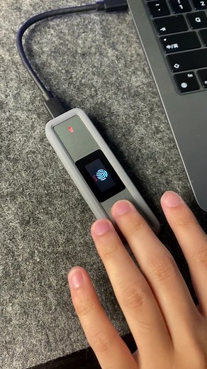 VCOM Fingerprint Encrypted SSD Enclosure Features