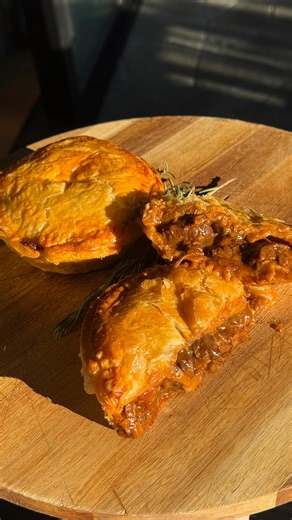 What would Kayla cook? on Instagram: "Chunky Beef and Mushroom Pie 🥧 ✨ There’s nothing better than a good chunky beef pie. Tender beef, slow-cooked for hours, wrapped in golden, buttery puff pastry… pure comfort! I always like to double the recipe - half get enjoyed fresh out of the oven, and the rest I par-bake and tuck away in the freezer, ready to pull out on a rainy day. Makes 8-10 pies * 1.5kg beef chuck (cut into cubes), seasoned with salt and pepper * 2 tablespoons olive oil * 4 garlic c