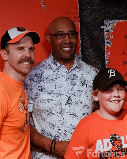 Baseball Hall of Famer Harold Baines stopped by the Topps "Make Your Own Card" Store before yesterday's game!! | Baltimore Orioles