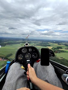 Butters windy landing into EDLT gliding approach
