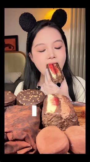 Indulge in Satisfying Chocolate Cake Sounds