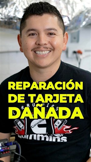 ⚡ Reparando una tarjeta ECM dañada por batería. En esta tarjeta hay zonas completamente corroídas. 💥Bajo el microscopio se ve la falta de pads, piezas sueltas y líneas que deben reconstruirse por completo. 🧠🔍Usamos flux y mucho detalle para recuperar la conexión y reemplazar componentes dañados. 🛠️Comenta "ECM" si te gustaría ver más contenido como este. 💬 #ComputadorasDeCamión #Caterpillar #ECMRepair | Truck ECM Oscar Rodriguez