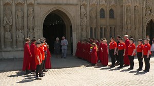 25K views · 1.2K reactions | On Monday, Prince Charles and Camilla continued their tour of the South West with a visit to Exeter Cathedral. The Prince of Wales and the Duchess of Cornwall chatted to members of public before being greeted by Lord Lieutenant Julian Tagg. Inside the cathedral, Charles and Camilla spoke to members of its choir, before signing a commemorative book. | The Royal Family Channel | Facebook
