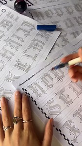 Close up 🖤 downloadable PDF so you can learn blackletter calligraphy: the Textura script 🌿 Available from my online shop 🌸 www.elettr.art 🌸@elettr #calligraphy #lettering #learncalligraphy #calligraphytutorial #blacklettertutorial #learnblackletter #blacklettercalligraphy #tutorials #calligraffiti | Elettr