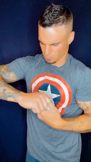 #stitch with @blazea22 he’s broken. 😒 #baldy #StrikeAPosay #WrappingGifts #HolidayTreats