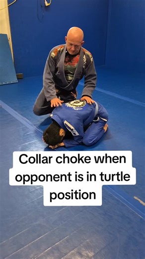 this is how you can set up a collar choke from turtle position #bjj #bjjlifestyle #jiujitsu #wrestling #grappling #tutorial | Trelly Fitness