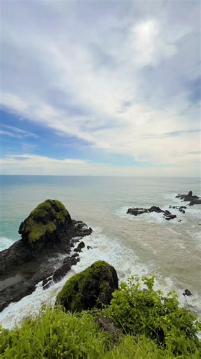 Sewa Mobil Driver Jogja Melayani : ✨️ Perjalanan Wisata ✨️ Perjalanan Dinas ✨️ Wisata Religi ✨️ City Tour Dieng, Jogja, Semarang, Solo dll Menyediakan Armada : ✨️ Mobil Pribadi 5-7 seat. ✨️ Elf Long/ Long Giga 19 - 21 seat ✨️ Hiace Commuter Premio 14 seat ✨️Mobil VIP 📲 Info lebih lanjut bisa Whatsapp nomer dibawah ini⬇️ 0822-4303-0641 #privatetripjogja #wisatajogja #sewamobildriverjogja #fypage✨ #rentcarjogja