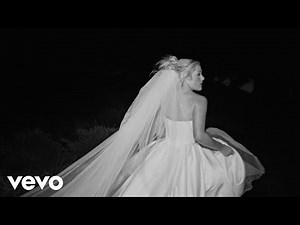 Megan Moroney - Wedding Dress (Official Lyric Video)