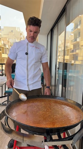 Today we are cooking Paella together with Chef Momo 👨‍🍳 @top fans enjoy | George's Kitchen